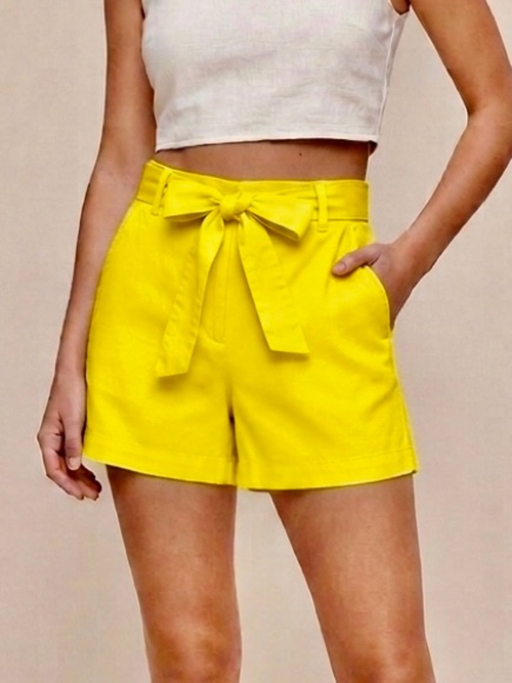 Wilfred Free by Aritzia NWOT Bright Yellow Lyocell Zip-Front Shorts - Size 4